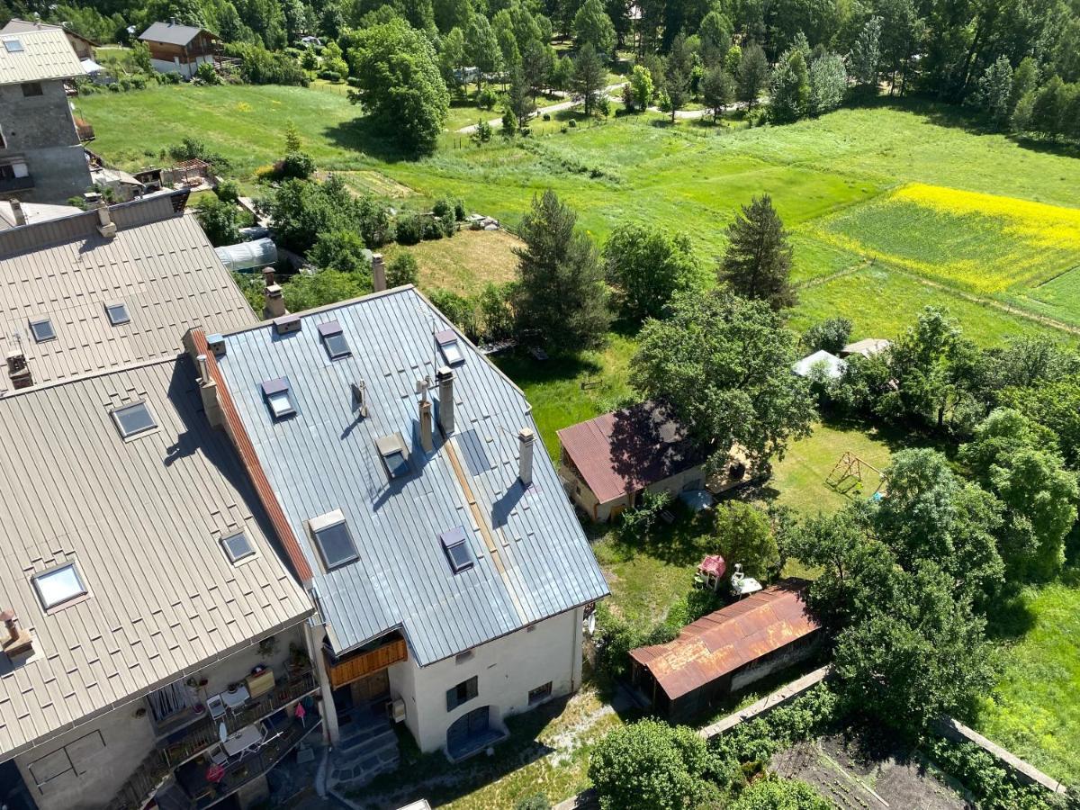 Appartement Dans Une Maison De Pays Briançon Esterno foto